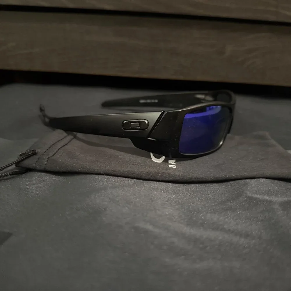 Oakley Gascan Mens Sunglasses 9014 Blue Reflective Lenses - Picture 7 of 9